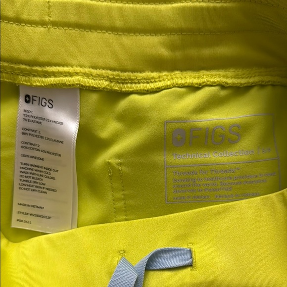 Figs Scrubs Set - Picture 5 of 5